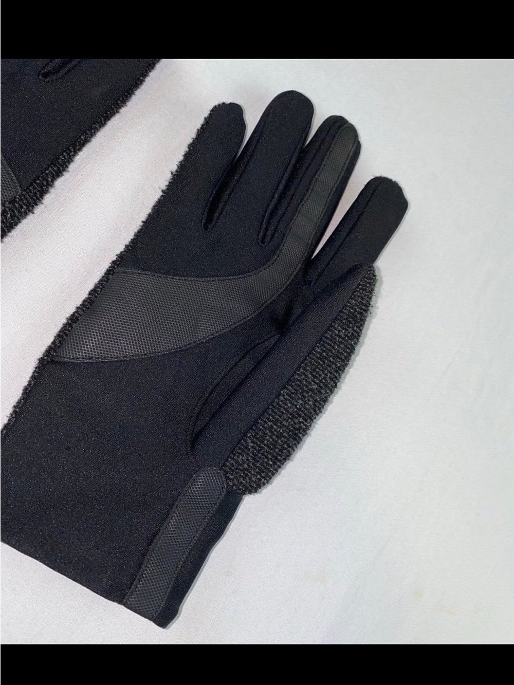 Gloves - Picture 6 of 8